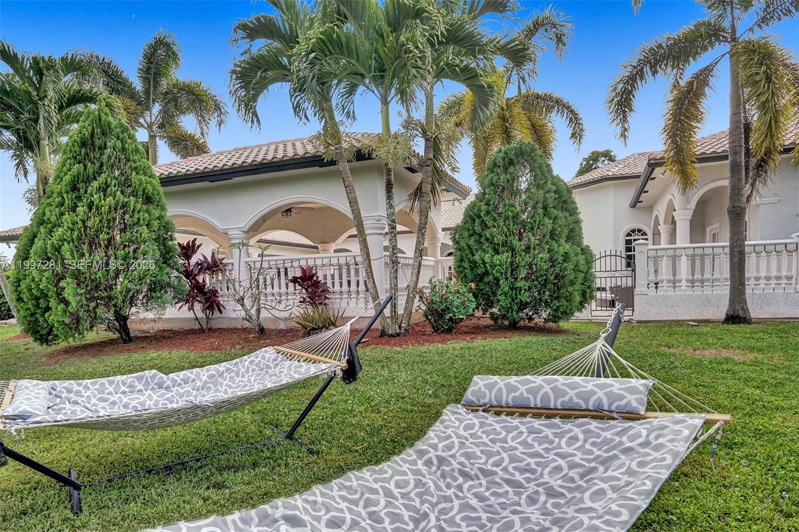 13751 Pine Meadow Ct, Davie FL 33325