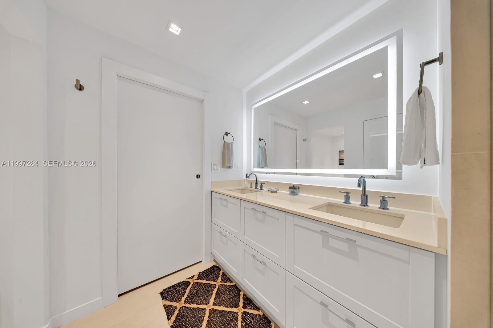 199 Ocean Lane Dr #602, Key Biscayne FL 33149