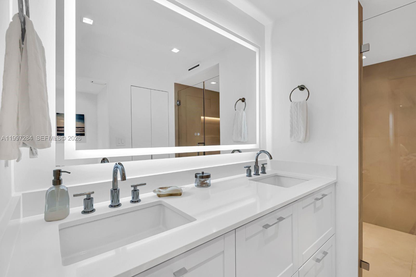 199 Ocean Lane Dr #602, Key Biscayne FL 33149