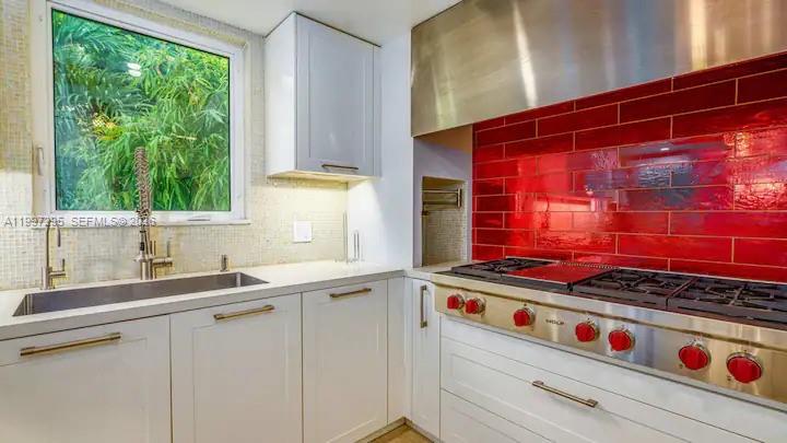 320 Polk St, Hollywood FL 33019