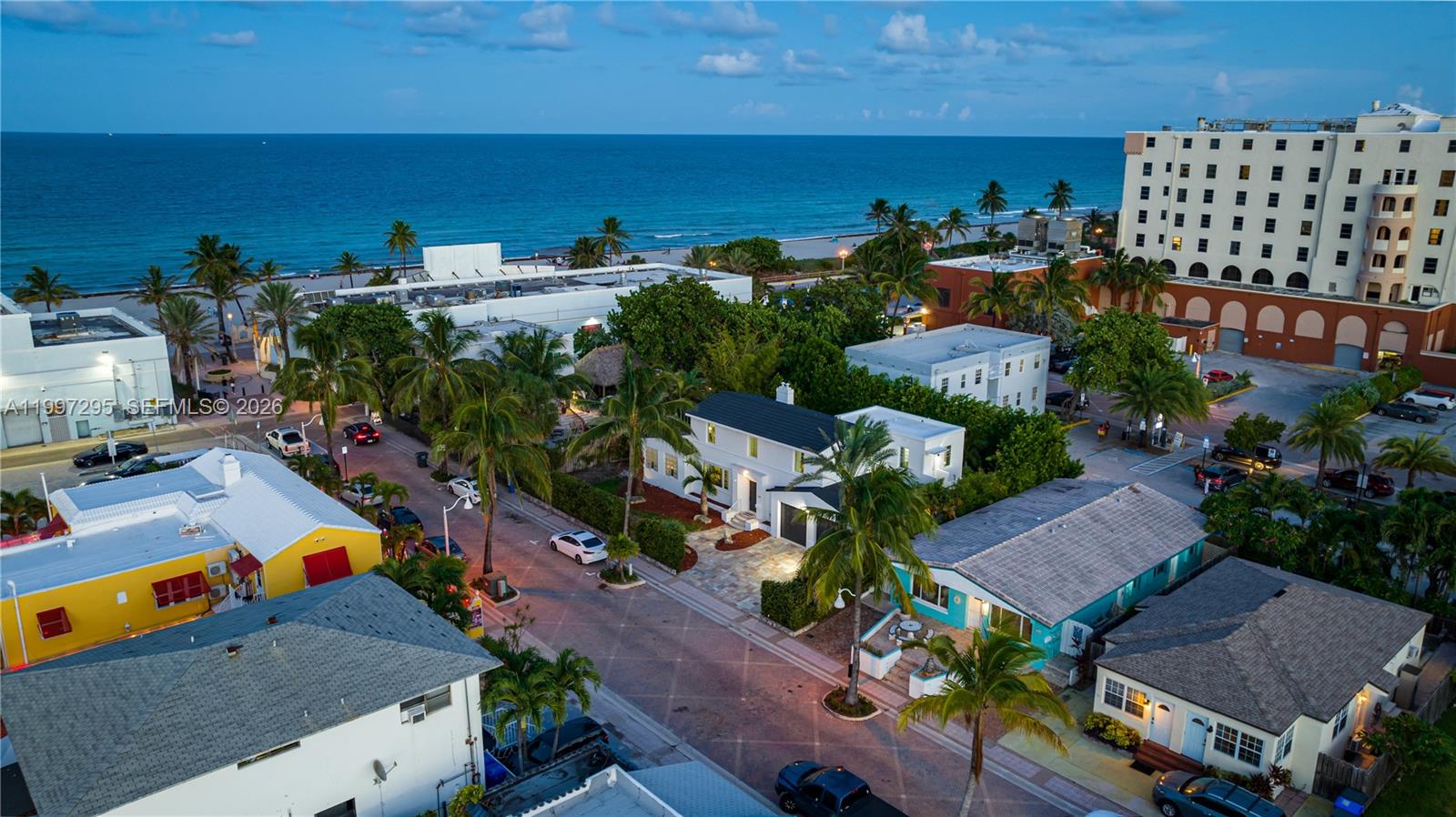 320 Polk St, Hollywood FL 33019