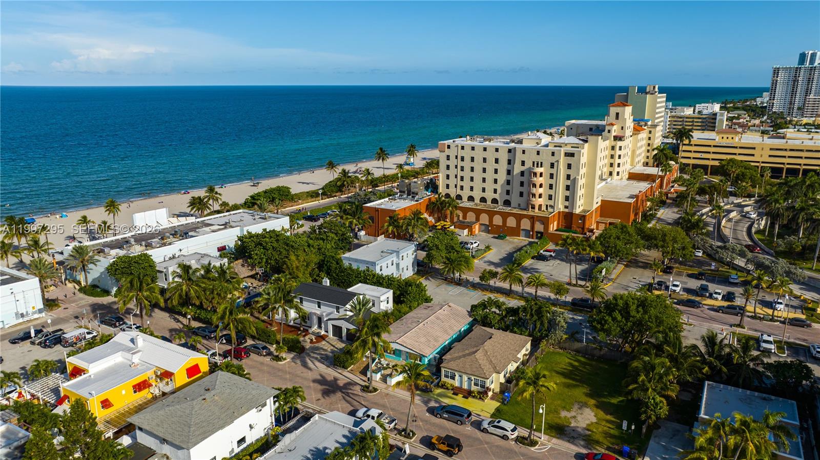 320 Polk St, Hollywood FL 33019