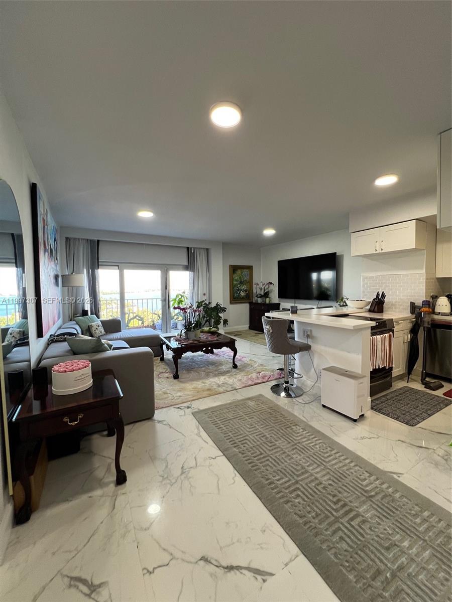 880 NE 69th St #11M, Miami FL 33138