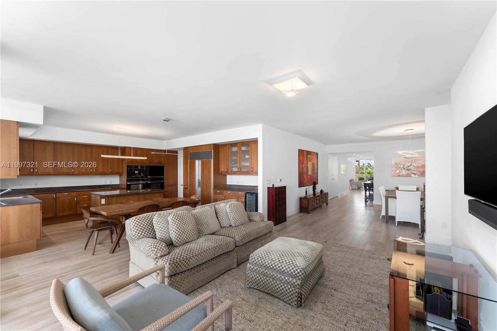 791 Crandon Blvd #405, Key Biscayne FL 33149