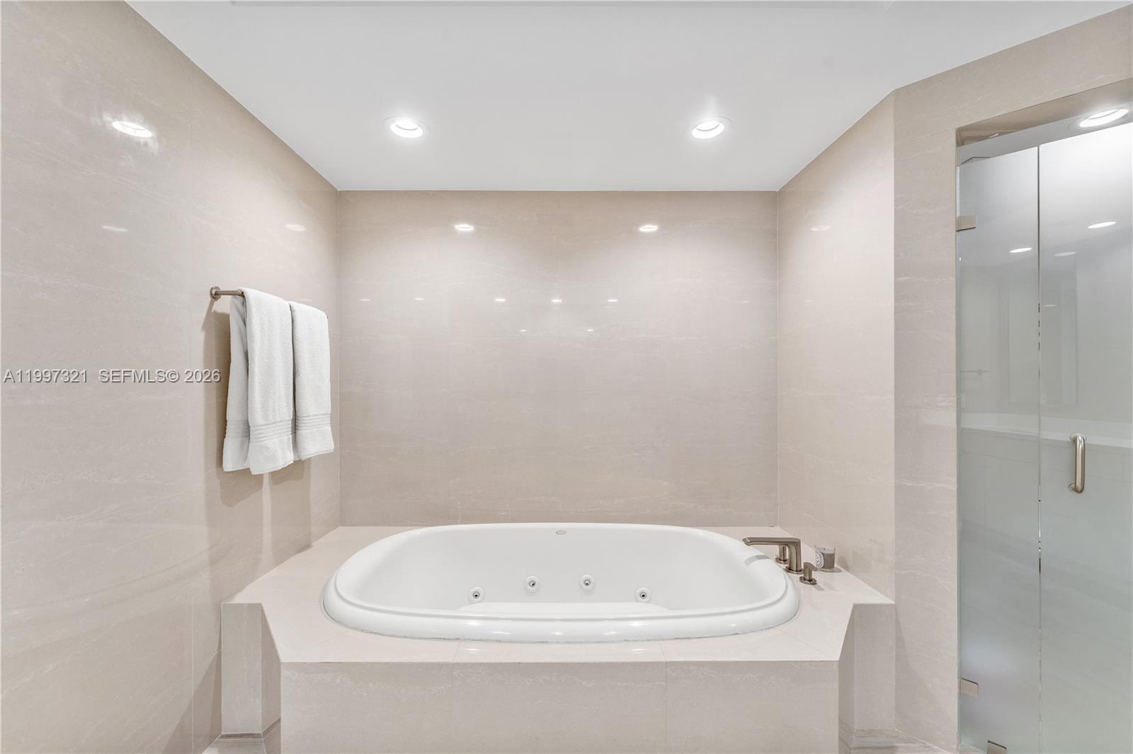 791 Crandon Blvd #405, Key Biscayne FL 33149