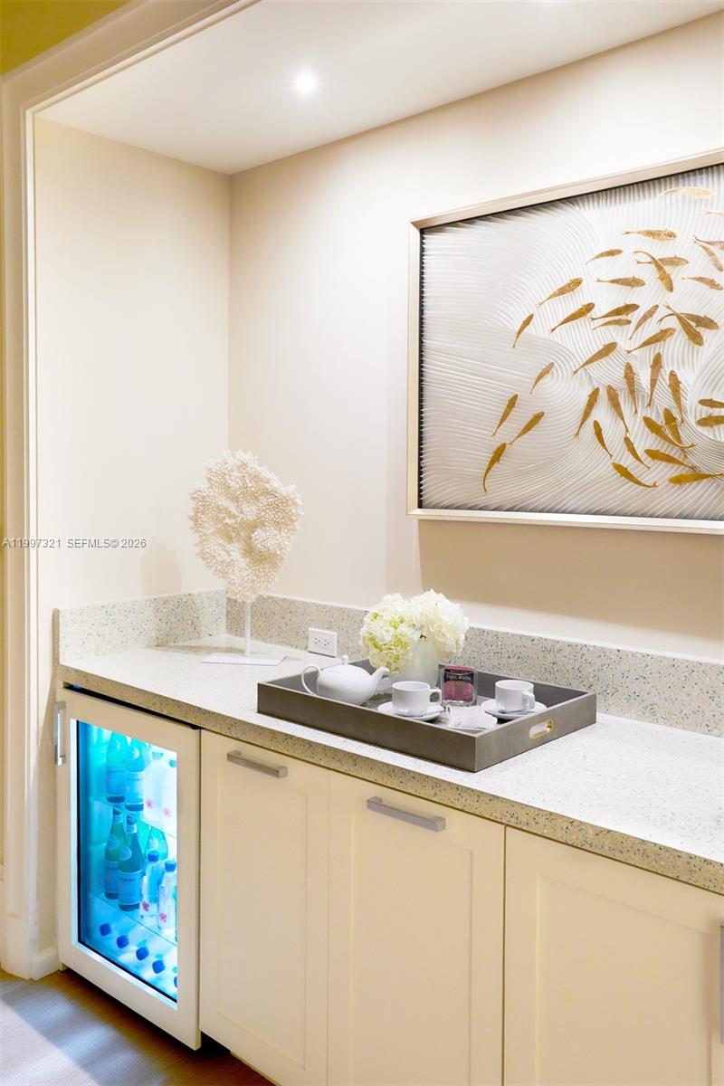 791 Crandon Blvd #405, Key Biscayne FL 33149