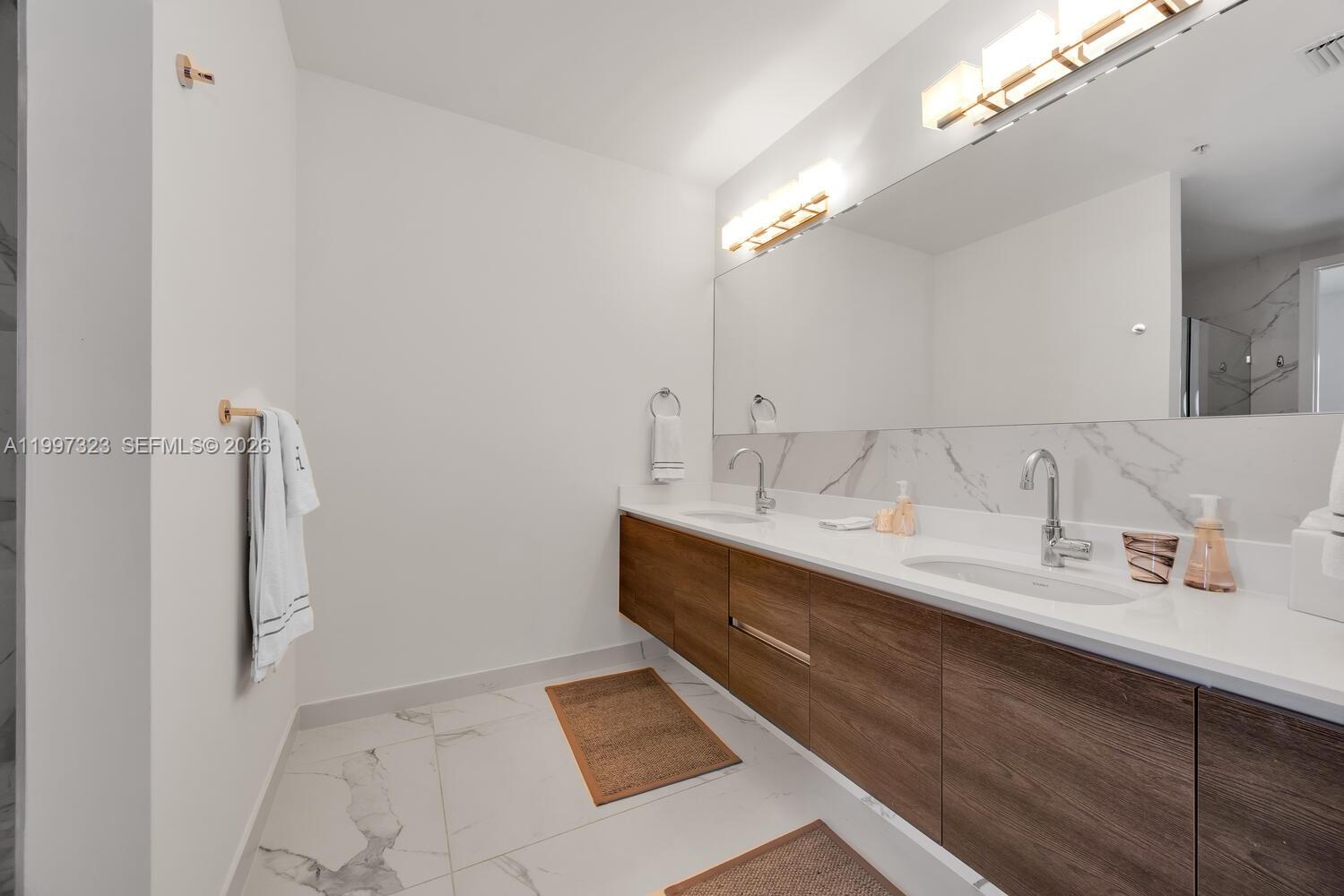 301 Altara Ave #LPH914, Coral Gables FL 33146