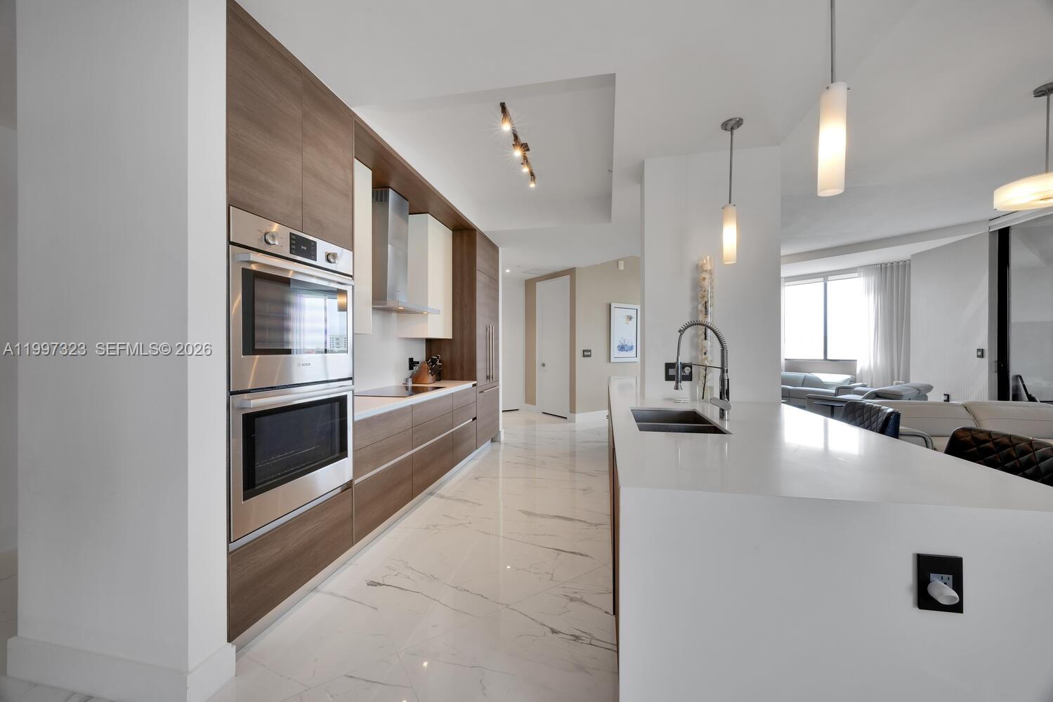 301 Altara Ave #LPH914, Coral Gables FL 33146