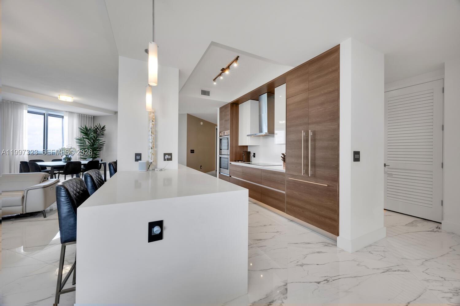 301 Altara Ave #LPH914, Coral Gables FL 33146