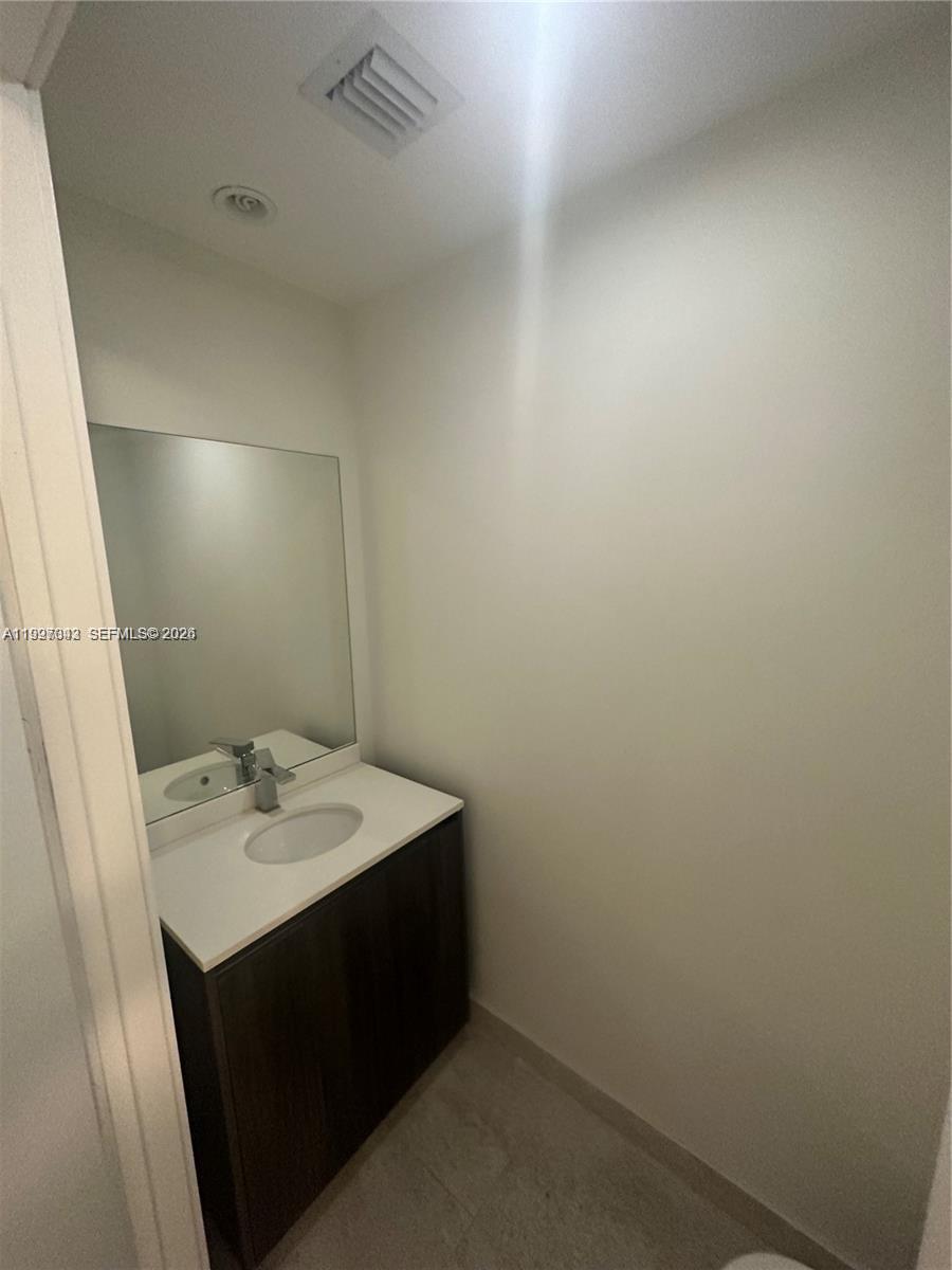 488 NE 18th St #2005, Miami FL 33132