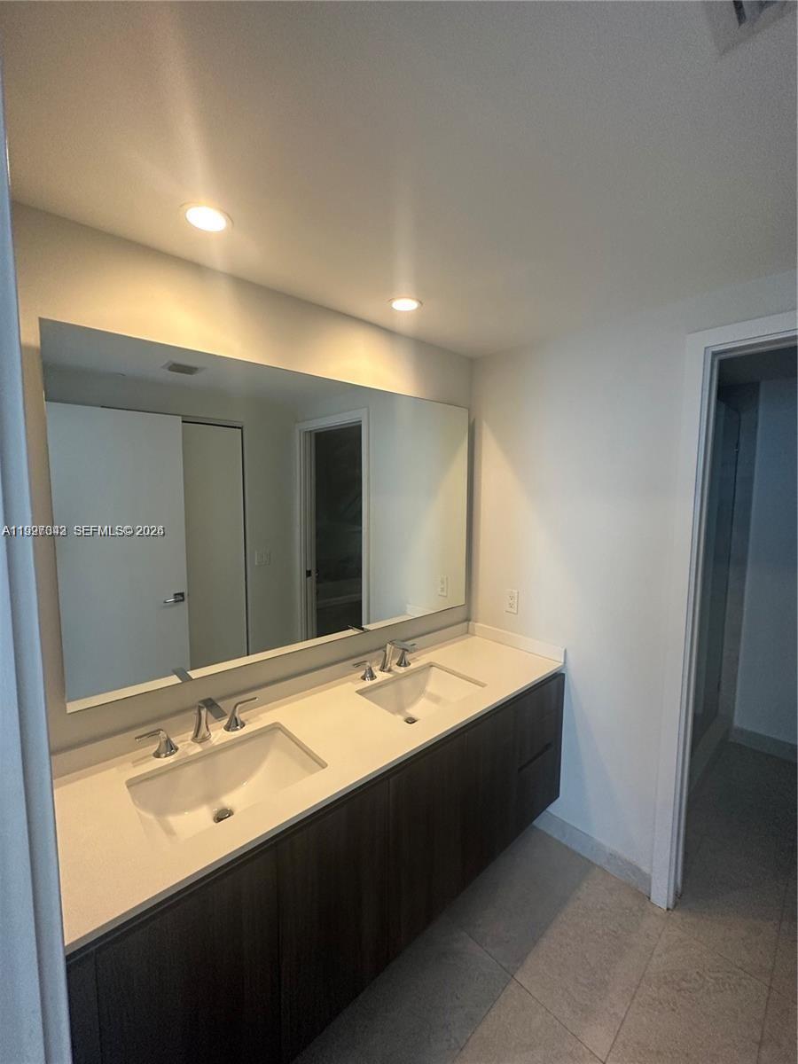 488 NE 18th St #2005, Miami FL 33132