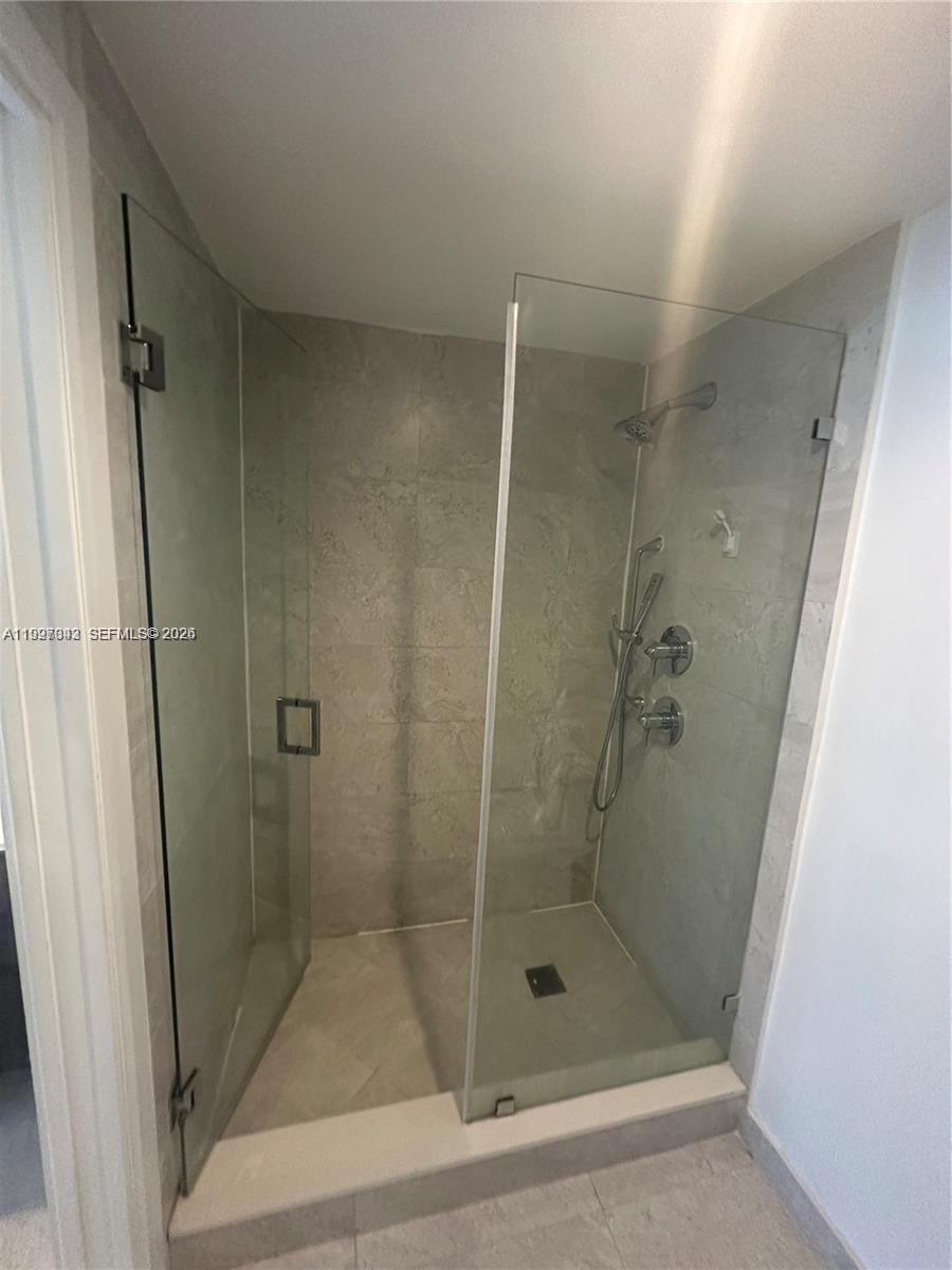 488 NE 18th St #2005, Miami FL 33132