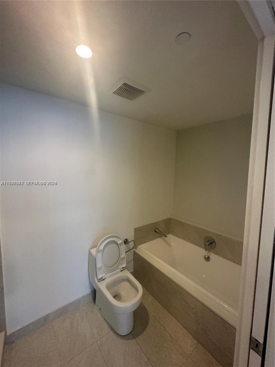 488 NE 18th St #2005, Miami FL 33132