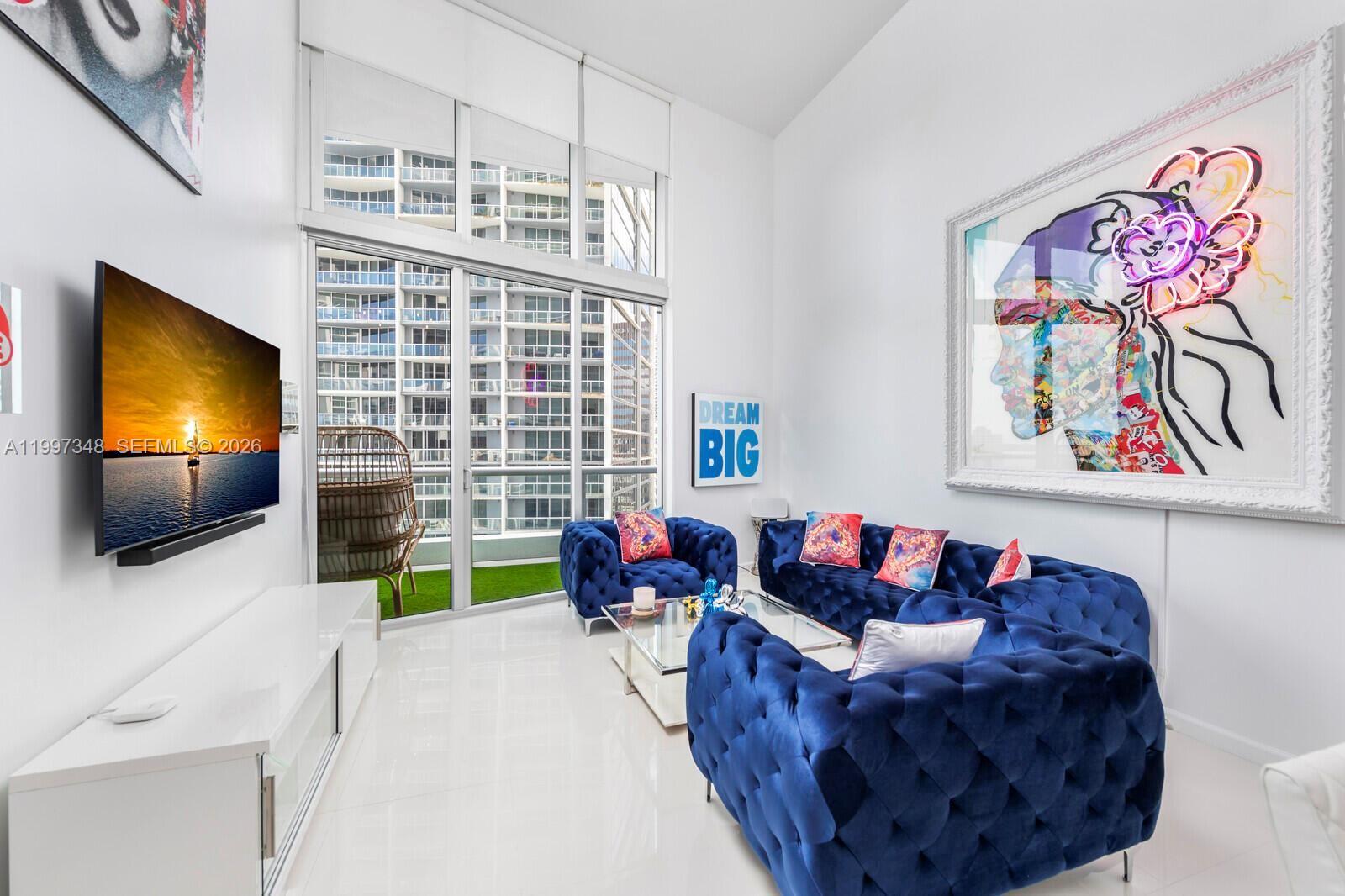 475 Brickell Ave #2811, Miami FL 33131