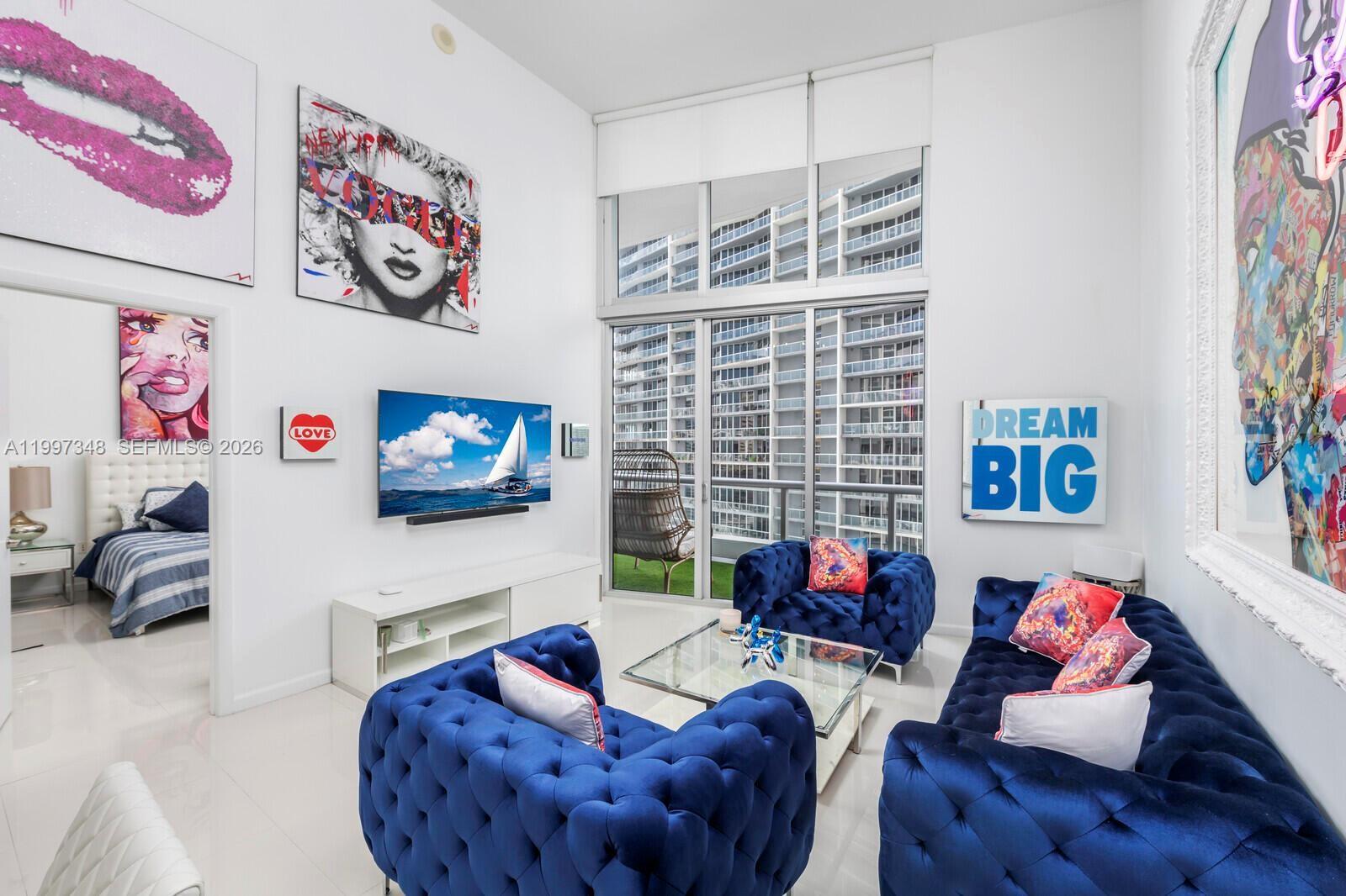 475 Brickell Ave #2811, Miami FL 33131