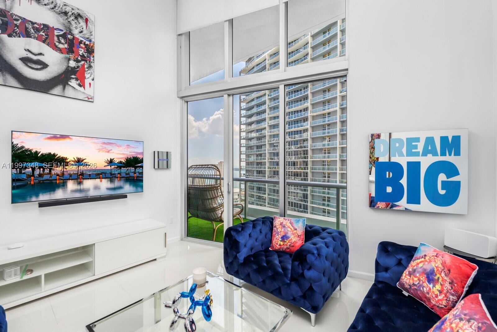 475 Brickell Ave #2811, Miami FL 33131