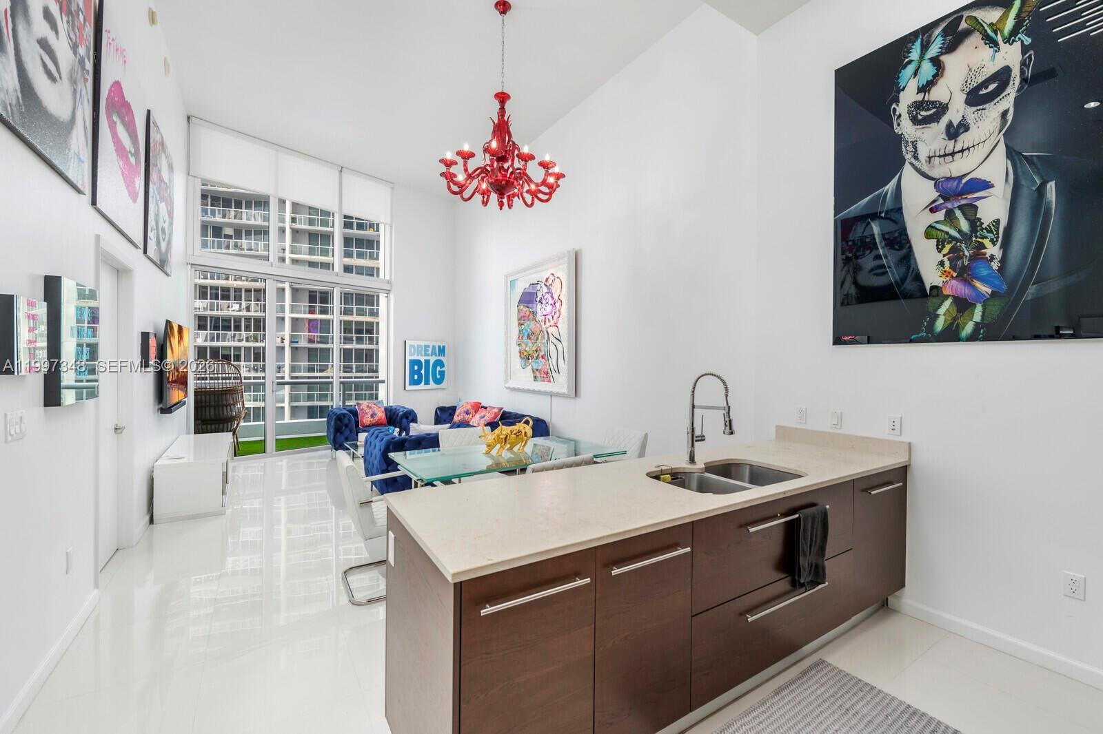 475 Brickell Ave #2811, Miami FL 33131