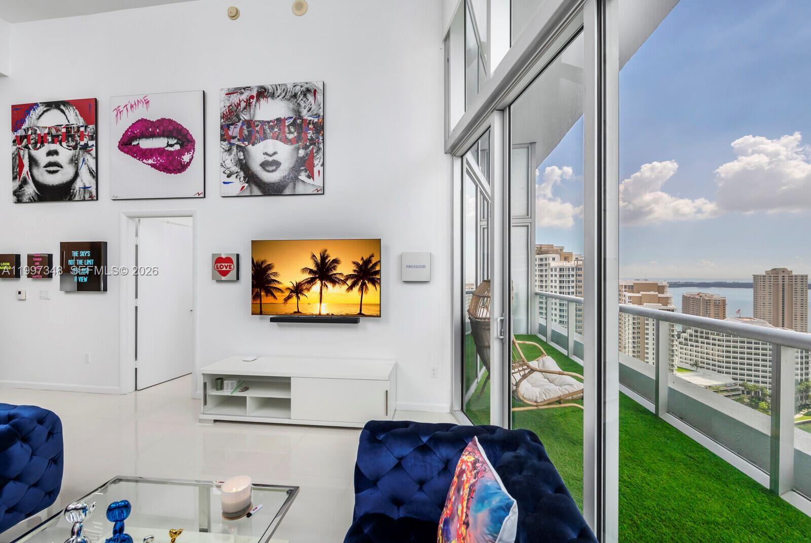 475 Brickell Ave #2811, Miami FL 33131
