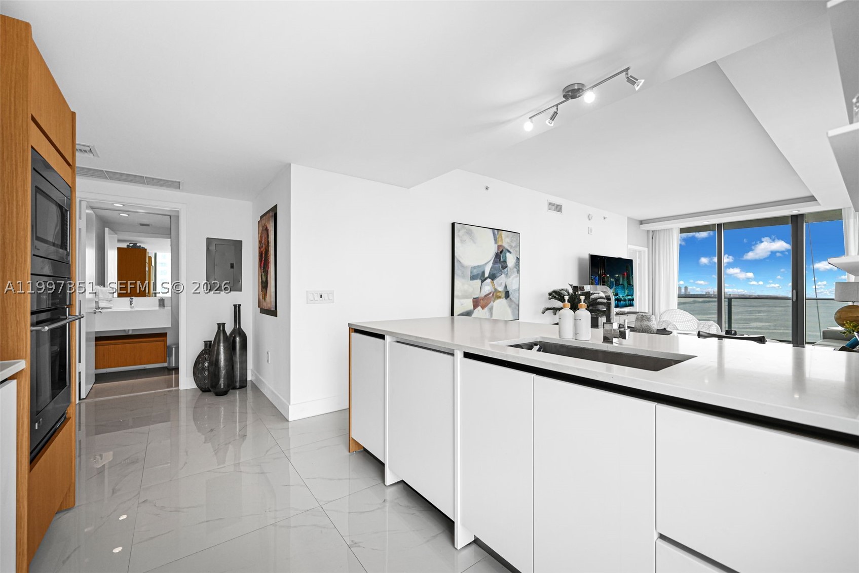 460 NE 28th St #2908, Miami FL 33137