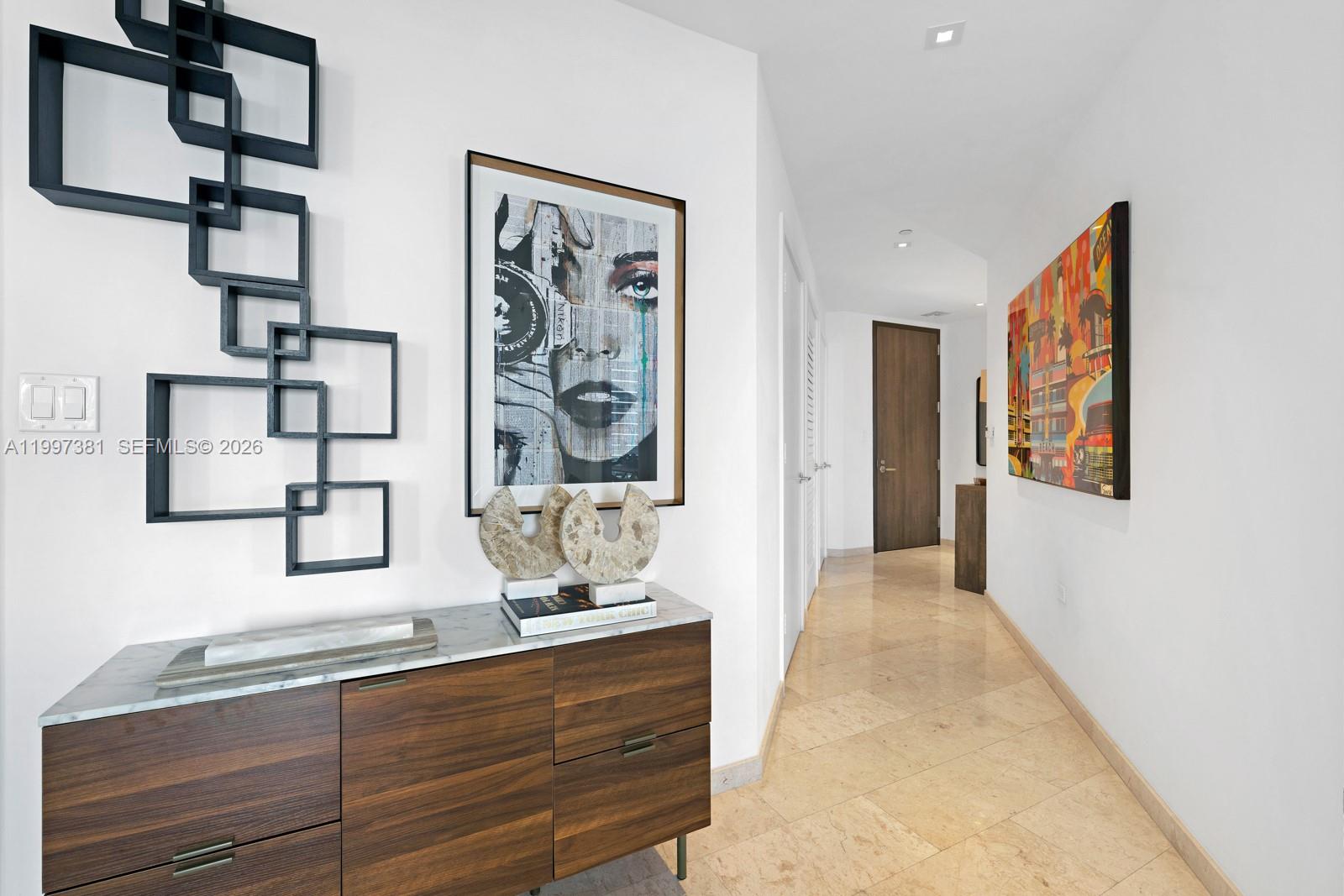 88 SW 7th St #1401, Miami FL 33130