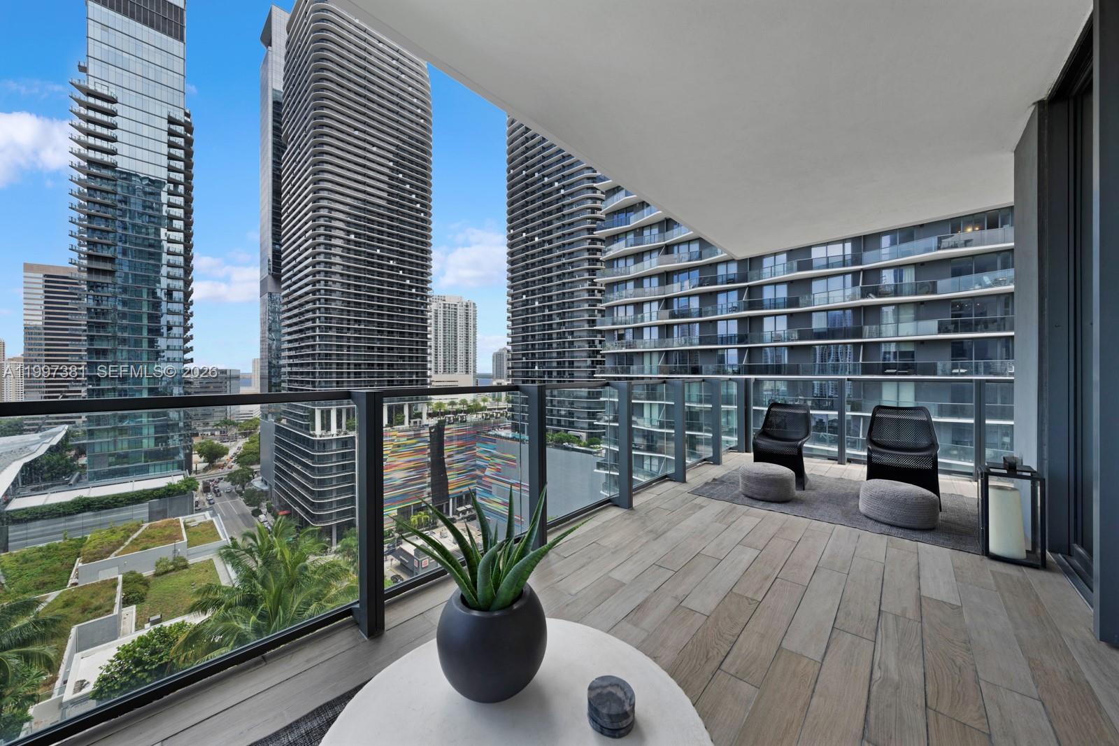 88 SW 7th St #1401, Miami FL 33130