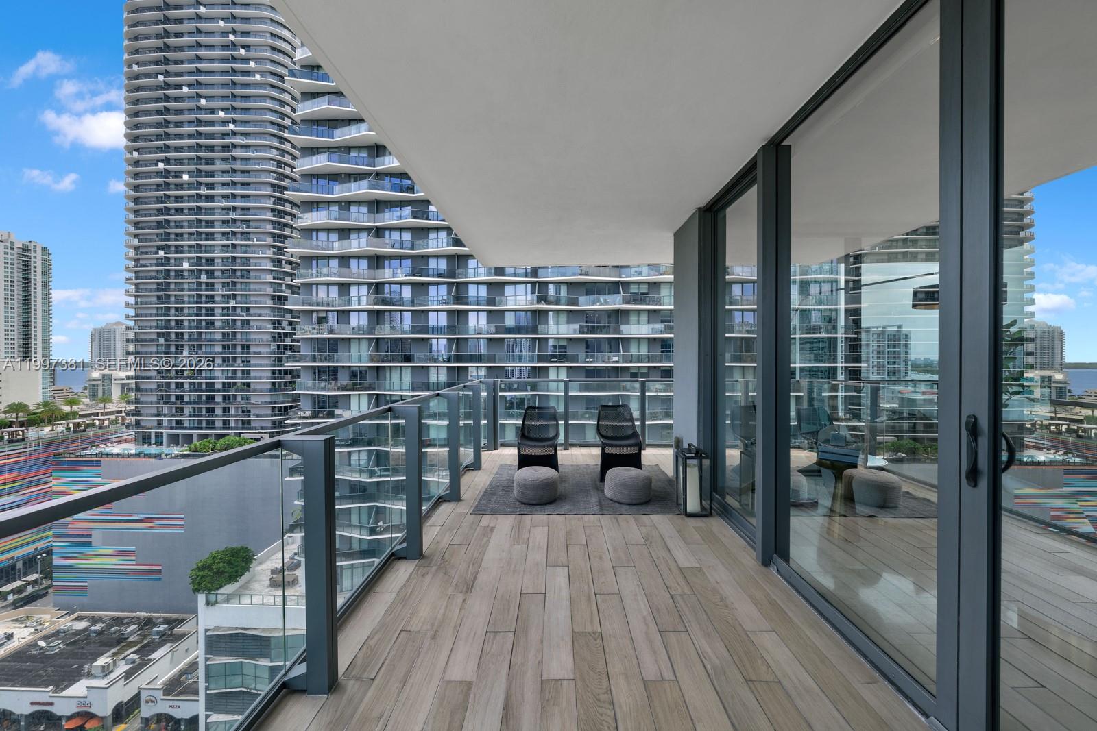 88 SW 7th St #1401, Miami FL 33130