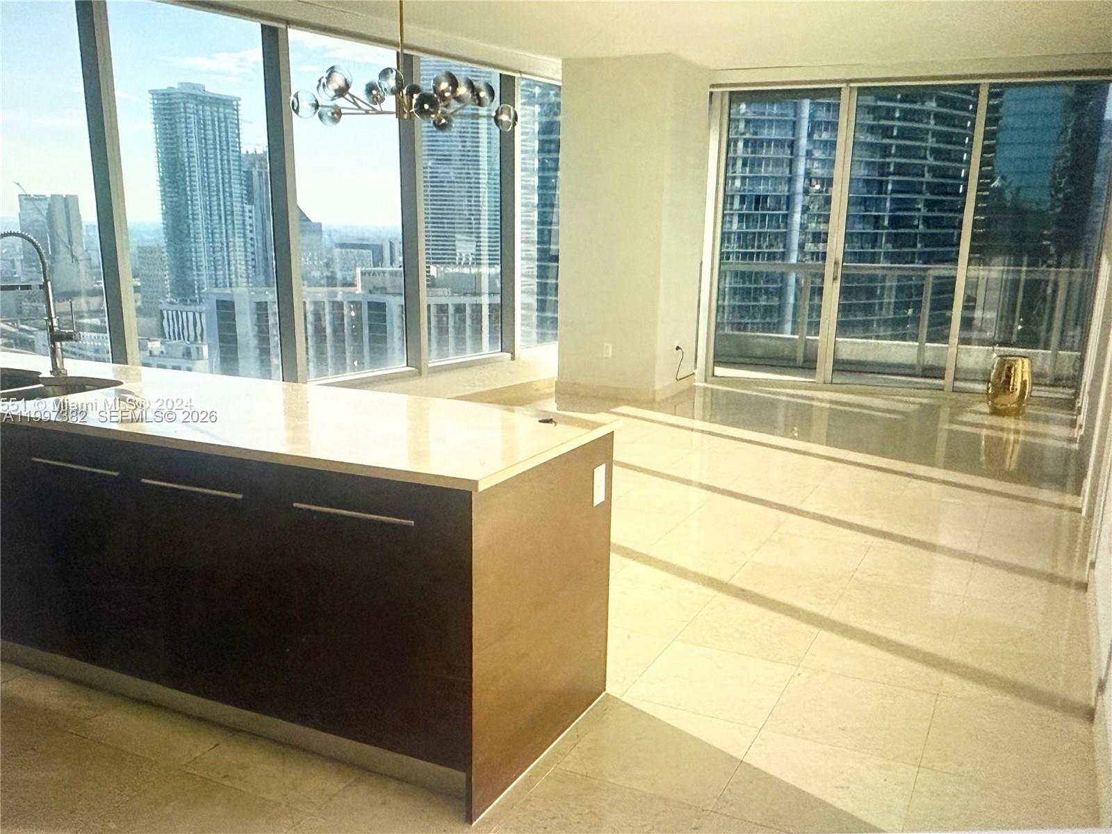 475 Brickell Ave #2915, Miami FL 33131