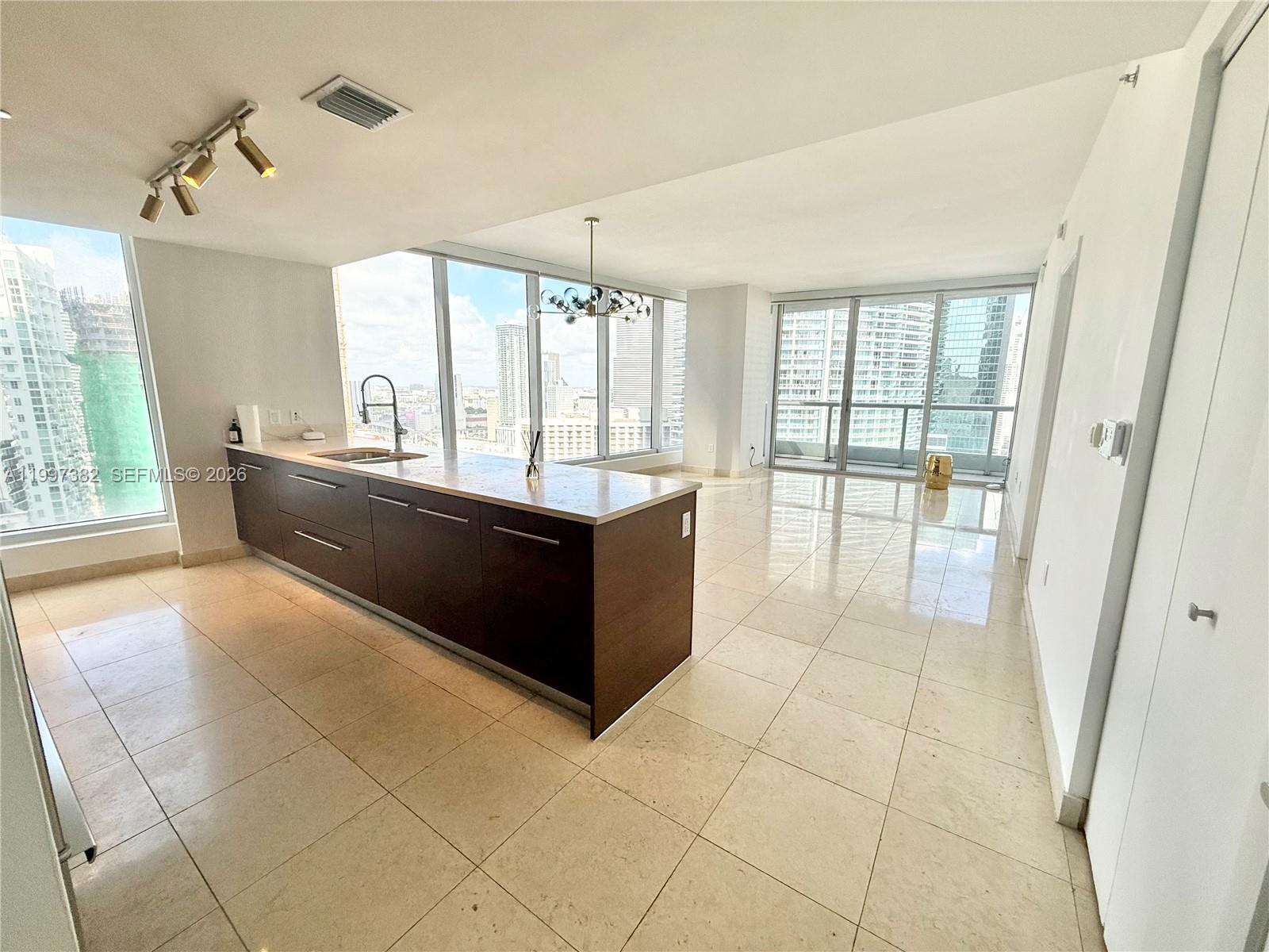 475 Brickell Ave #2915, Miami FL 33131