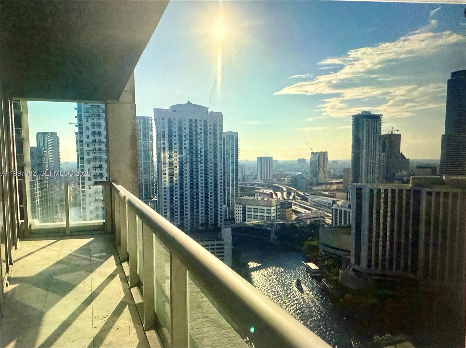 475 Brickell Ave #2915, Miami FL 33131