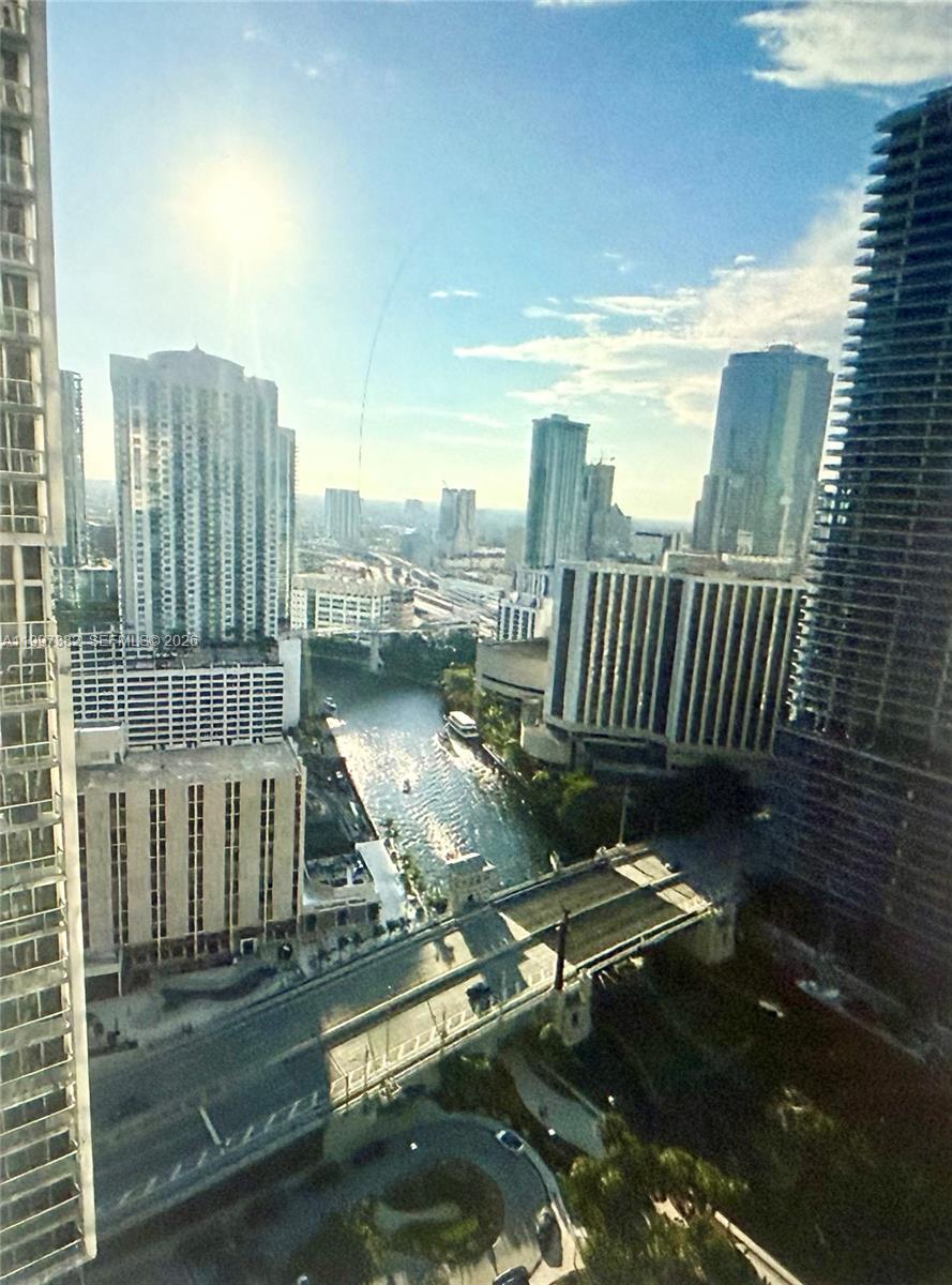 475 Brickell Ave #2915, Miami FL 33131