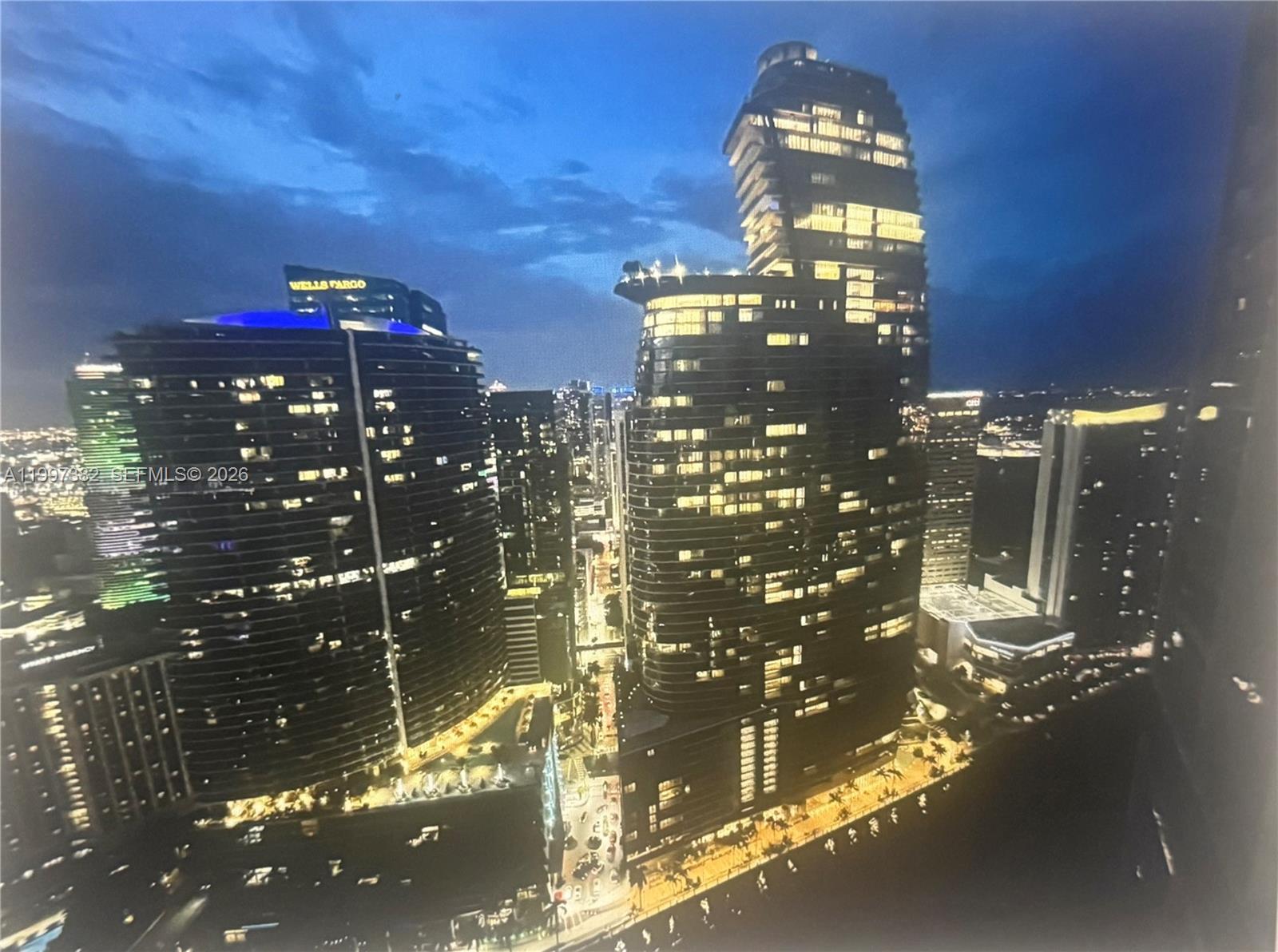 475 Brickell Ave #2915, Miami FL 33131