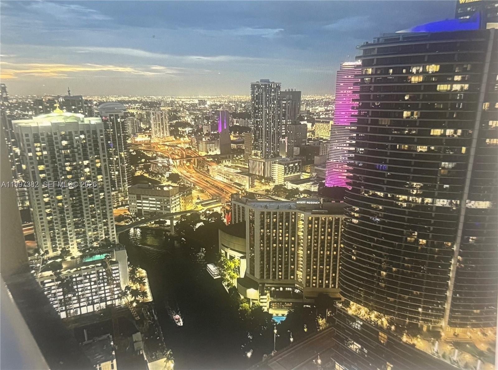 475 Brickell Ave #2915, Miami FL 33131