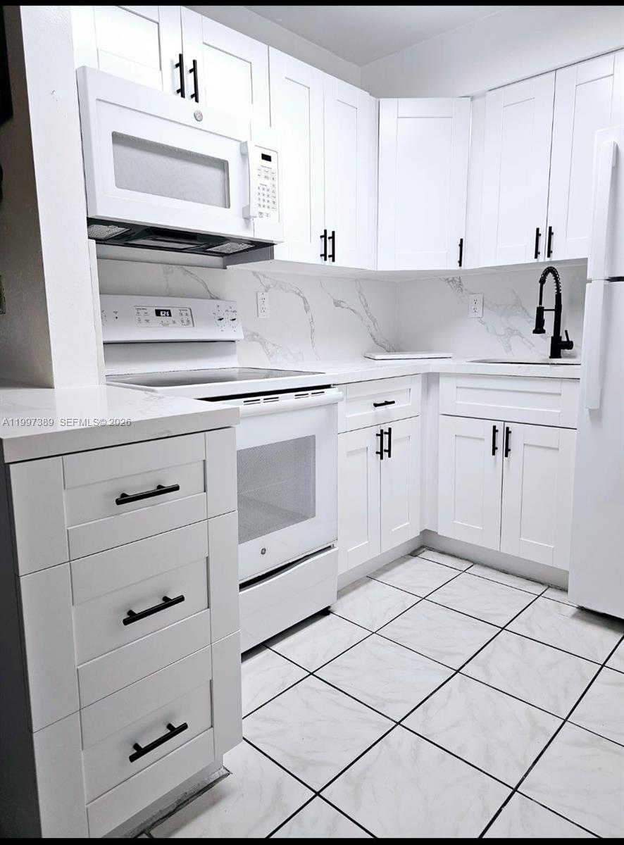 8701 SW 141st St #B8, Palmetto Bay FL 33176