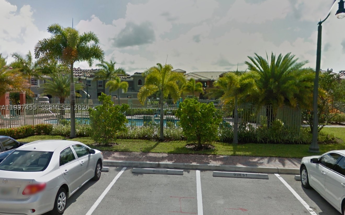 962 SW 143rd Ave #2207, Pembroke Pines FL 33027