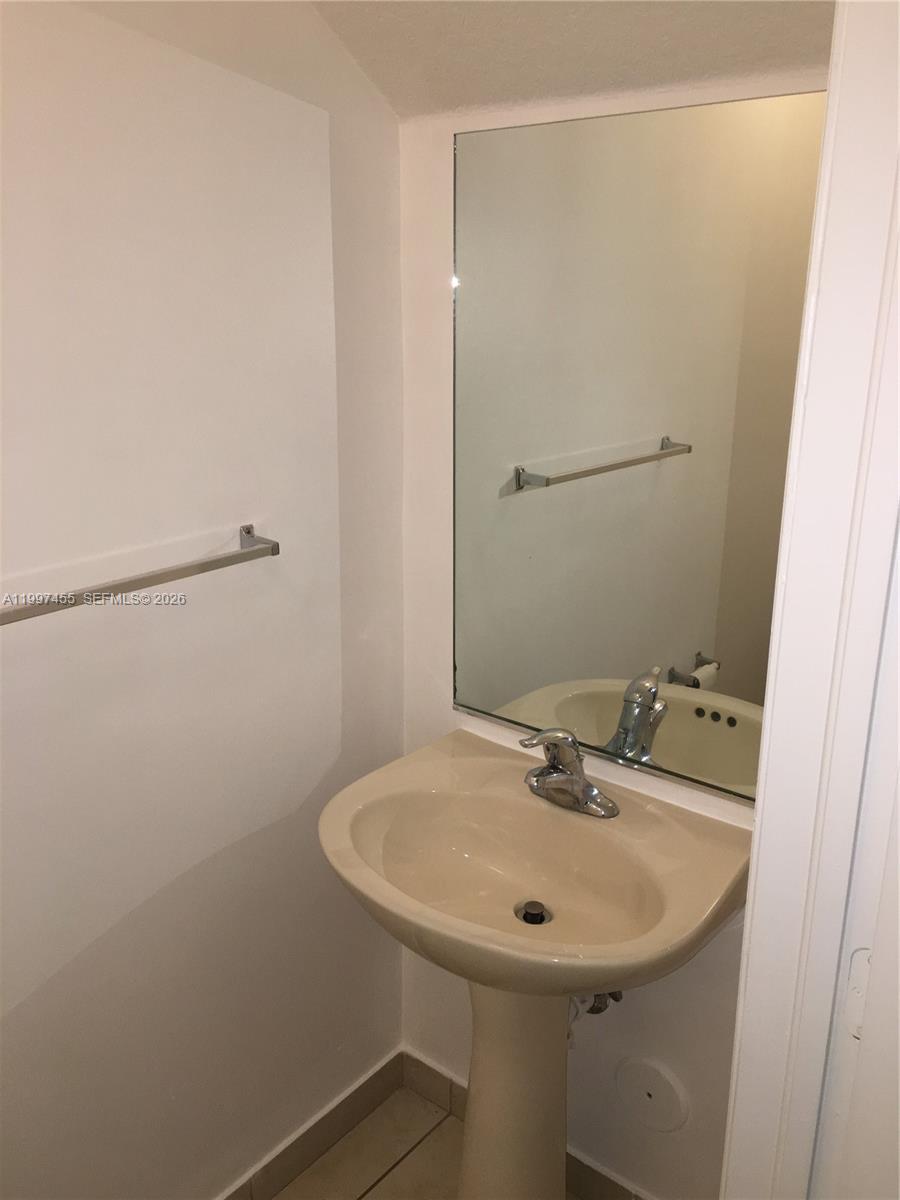 962 SW 143rd Ave #2207, Pembroke Pines FL 33027