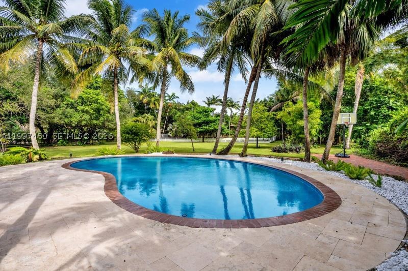 7405 SW 79th Ct, Miami FL 33143