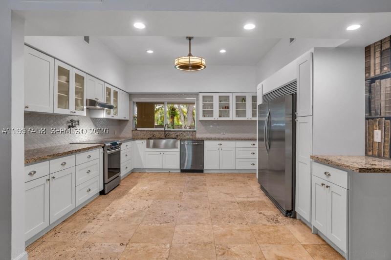 7405 SW 79th Ct, Miami FL 33143