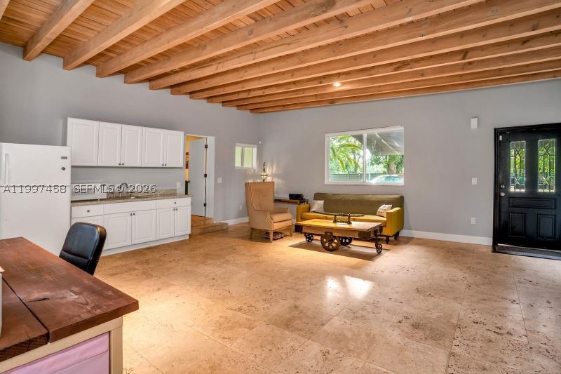 7405 SW 79th Ct, Miami FL 33143