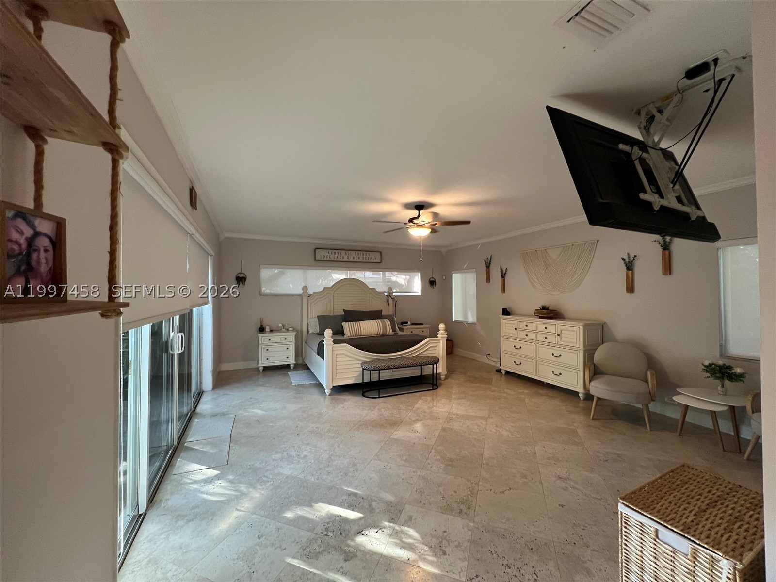 7405 SW 79th Ct, Miami FL 33143
