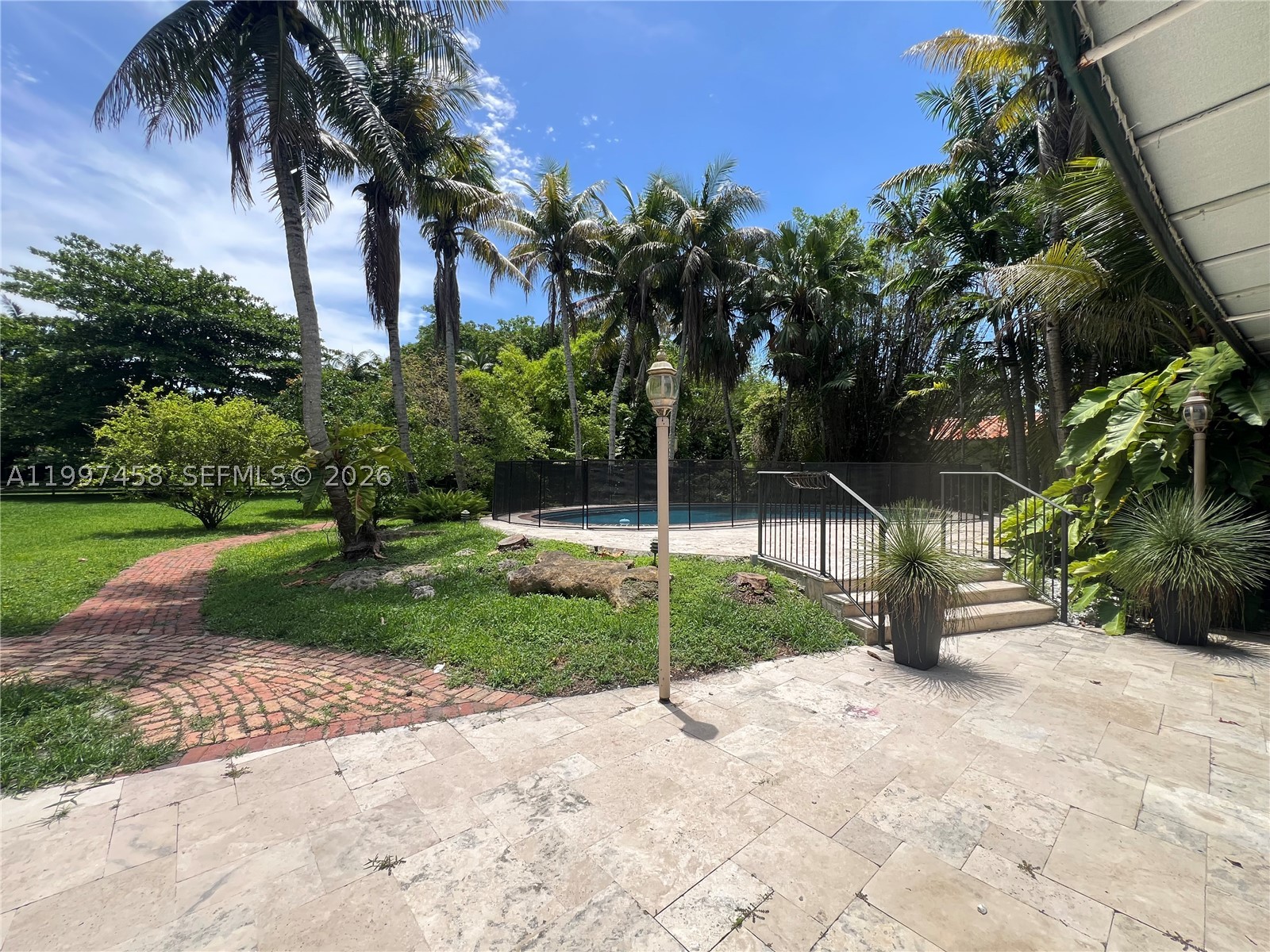 7405 SW 79th Ct, Miami FL 33143