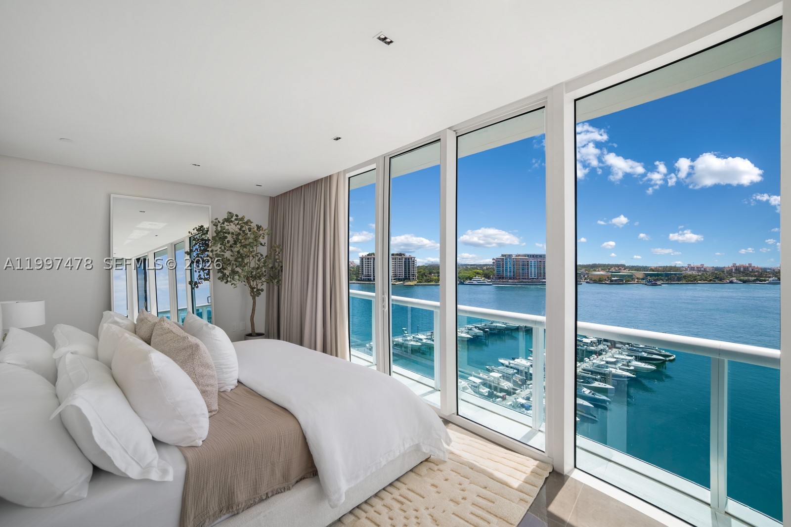 1000 S Pointe Dr #901, Miami Beach FL 33139