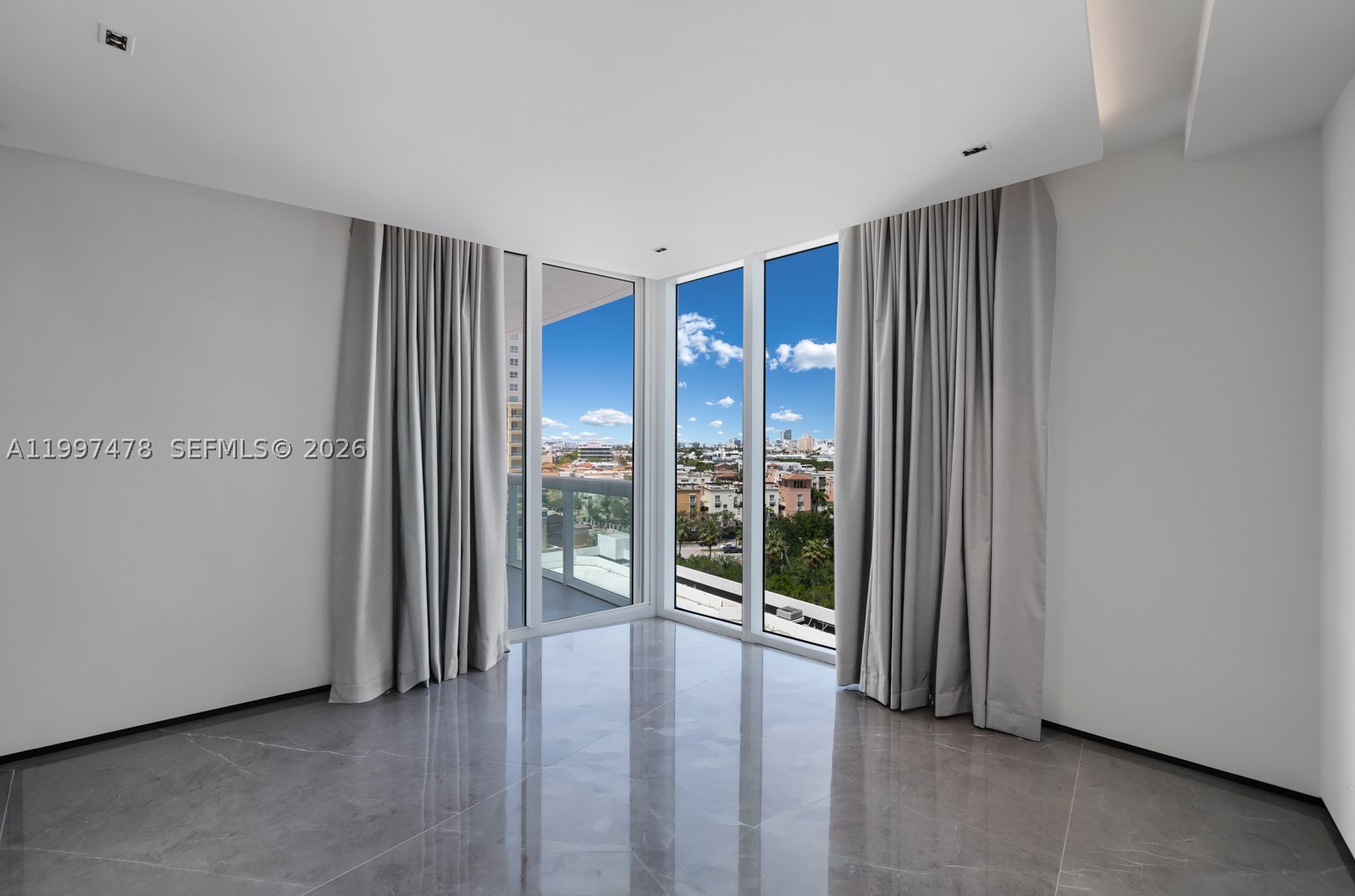 1000 S Pointe Dr #901, Miami Beach FL 33139