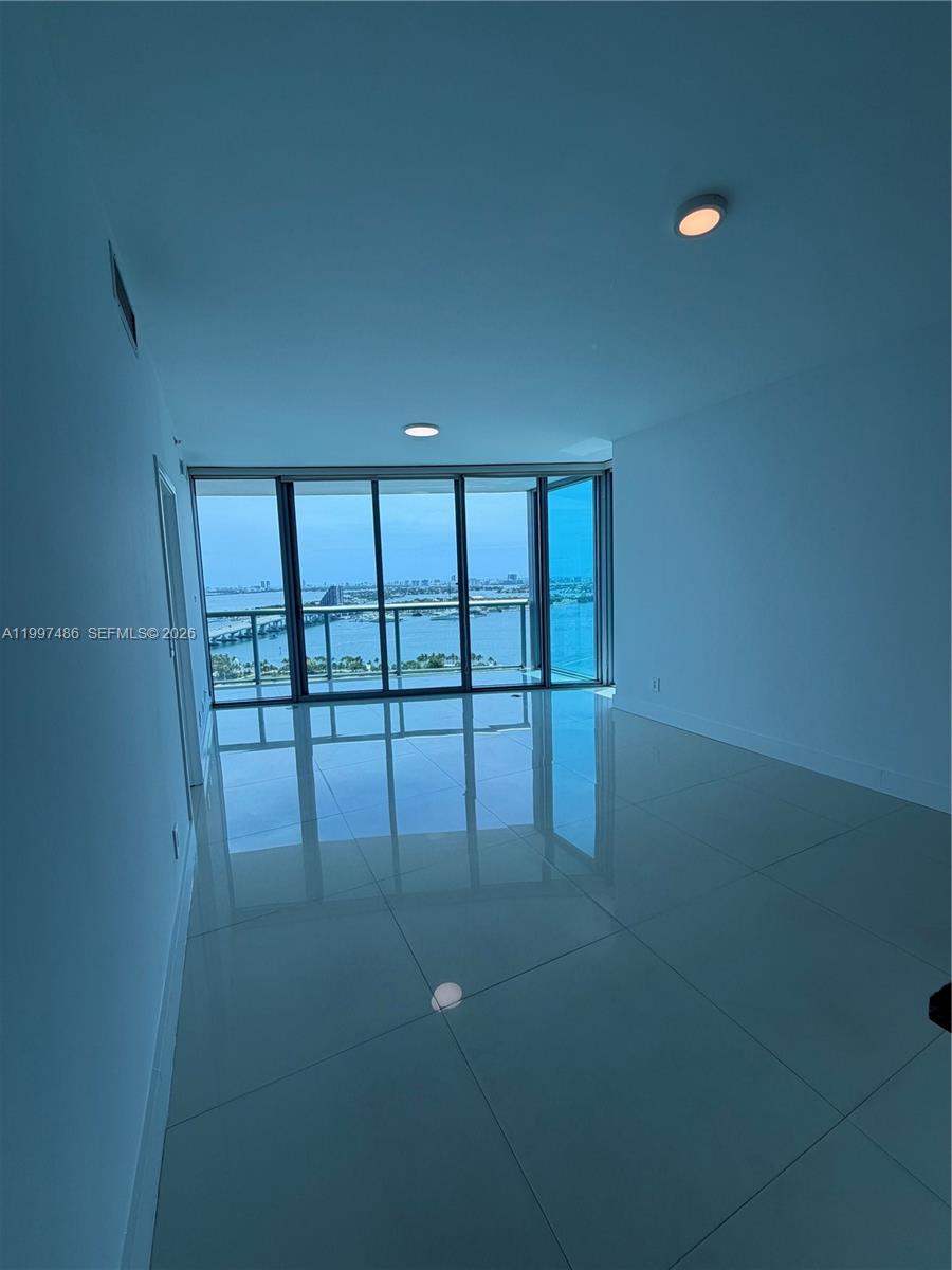 888 Biscayne Blvd #2709, Miami FL 33132