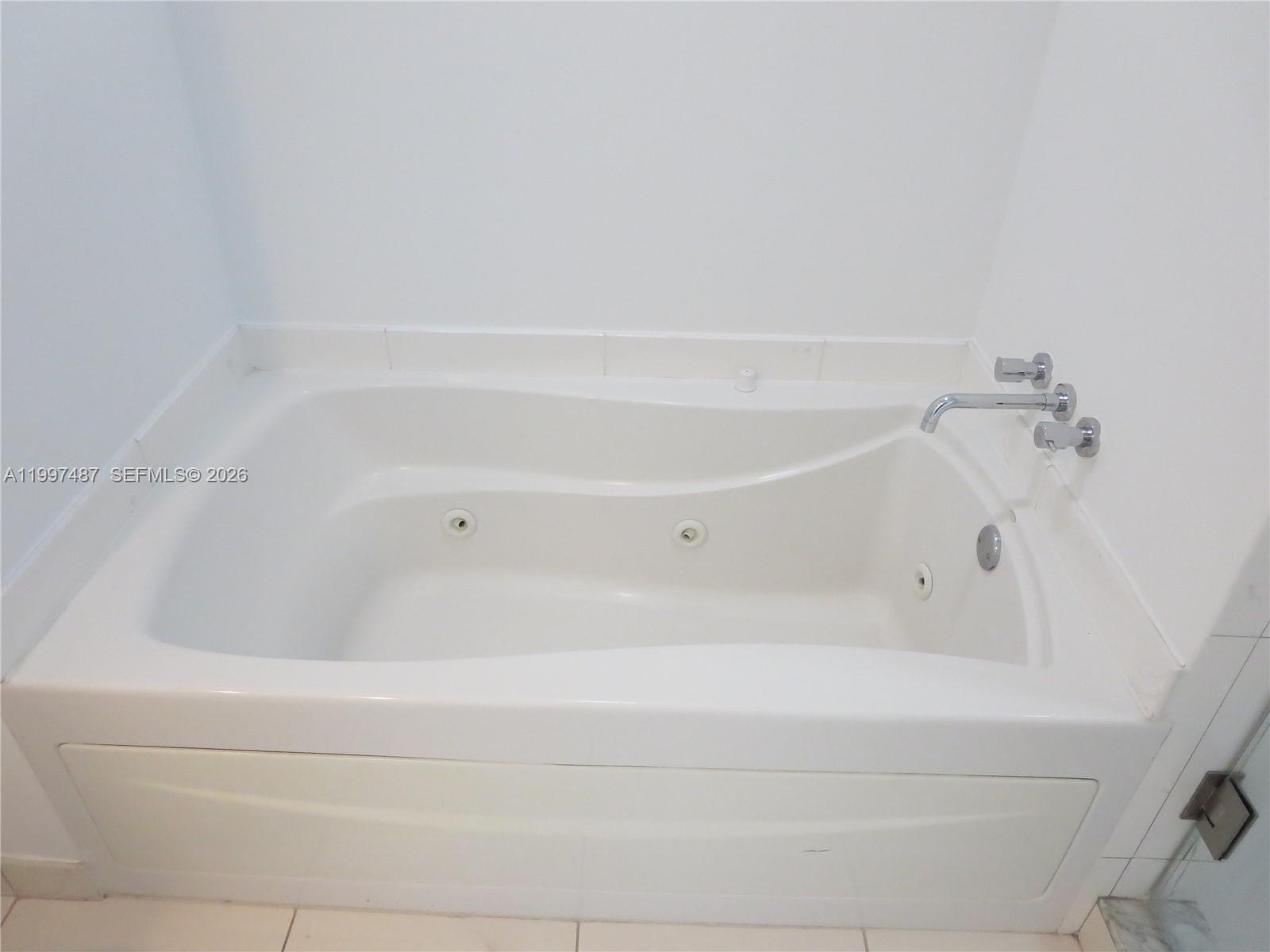 500 Brickell Ave #3006, Miami FL 33131