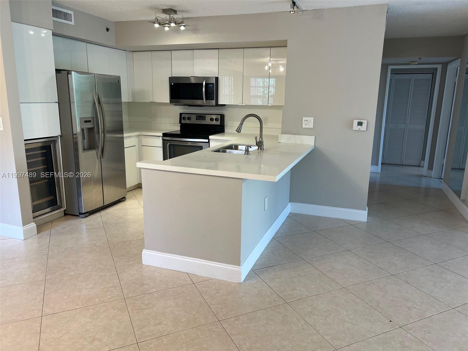 19701 E Country Club Dr #5208, Aventura FL 33180