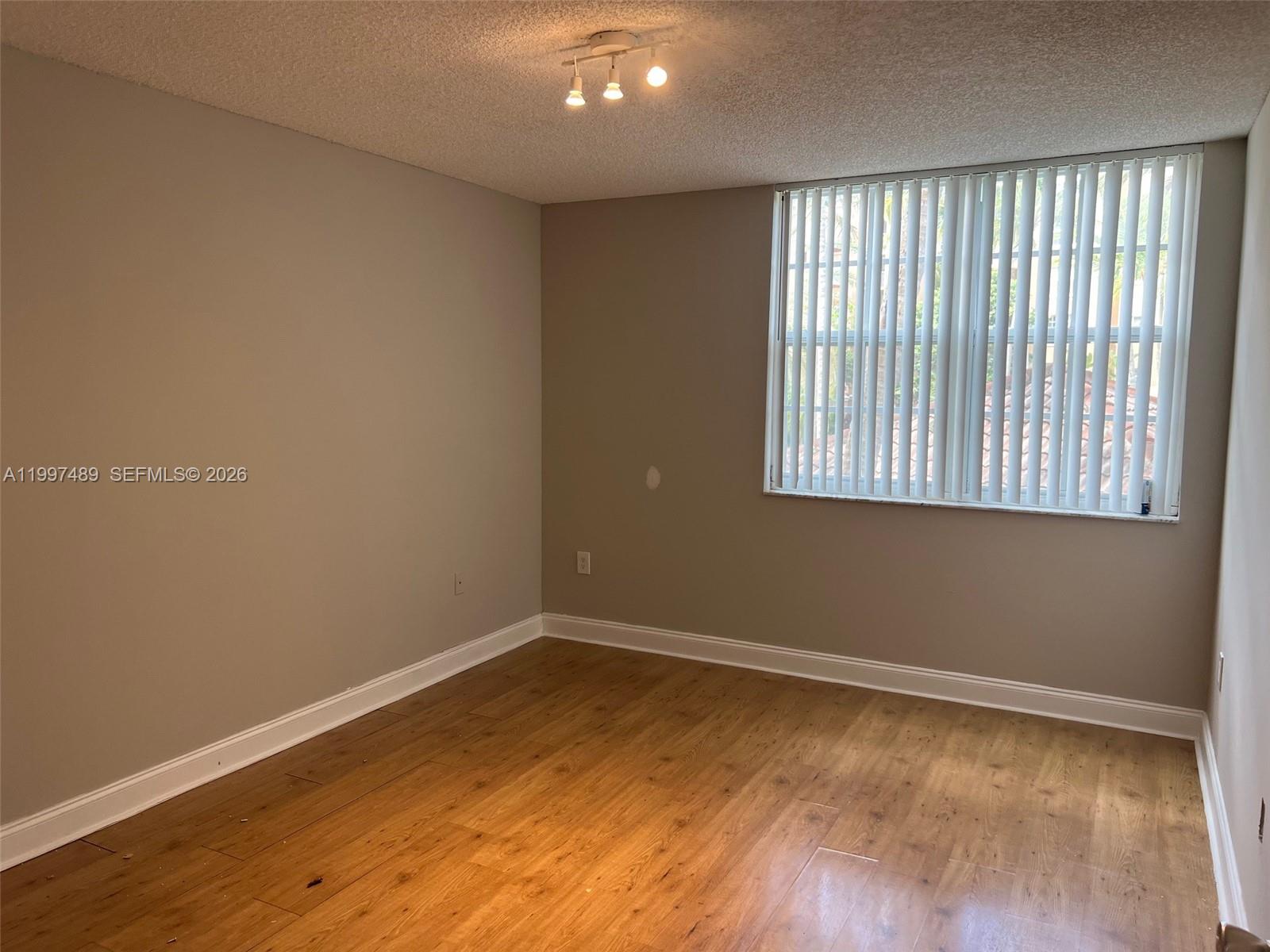 19701 E Country Club Dr #5208, Aventura FL 33180