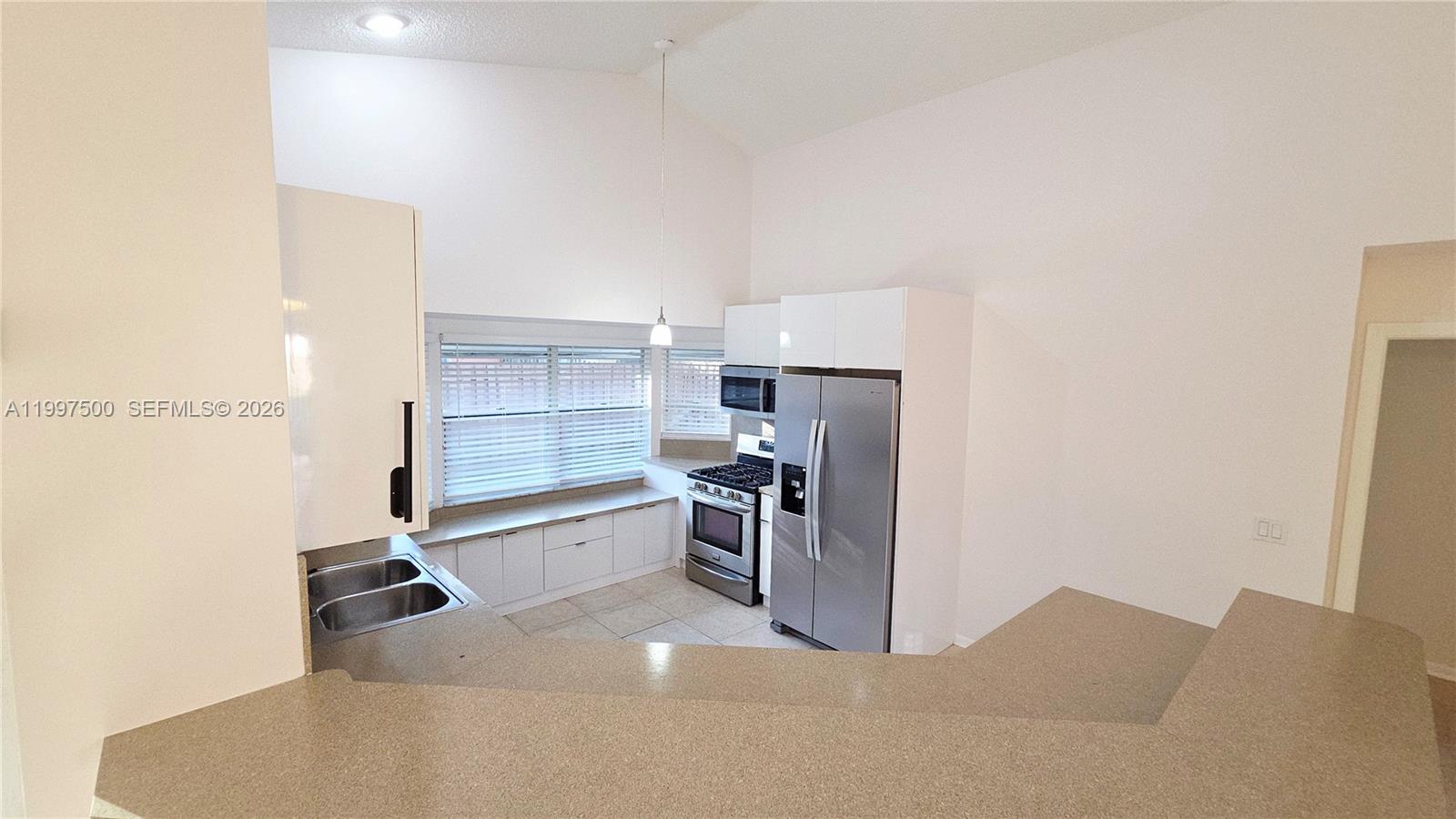 3247 NW 123rd Ave, Sunrise FL 33323