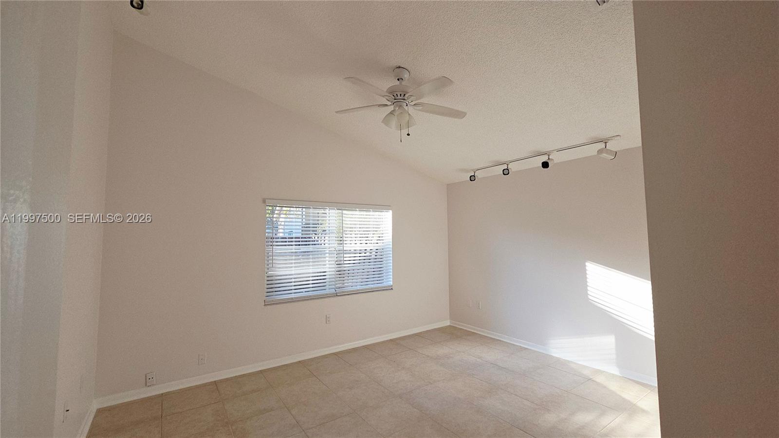 3247 NW 123rd Ave, Sunrise FL 33323