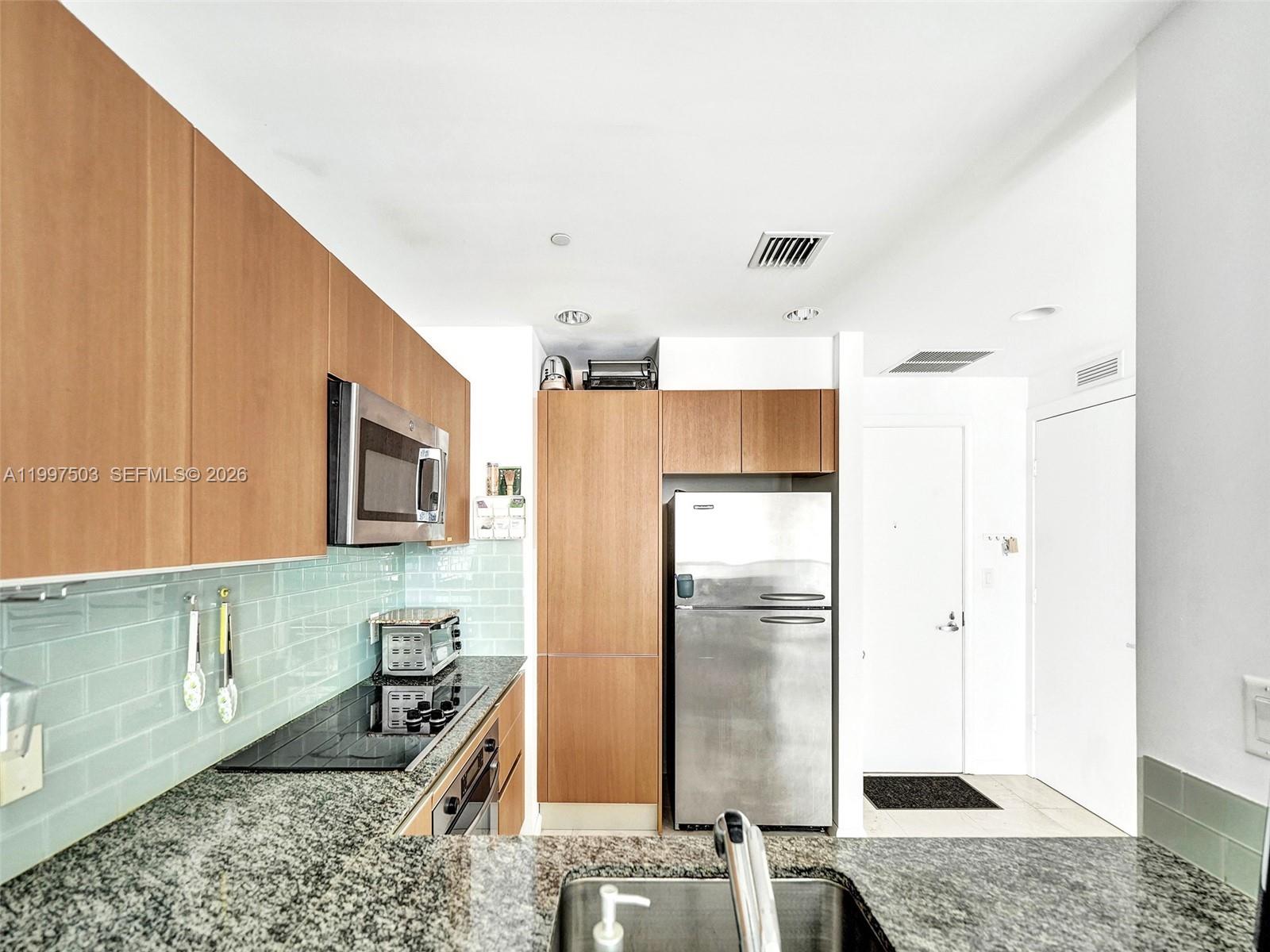 1050 Brickell Ave #2722, Miami FL 33131