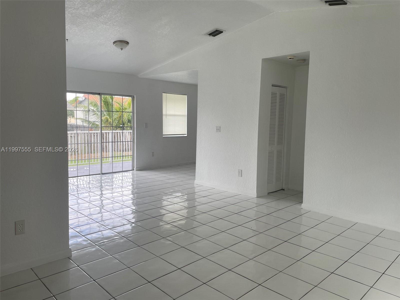 9771 SW 211th st, Cutler Bay FL 33189